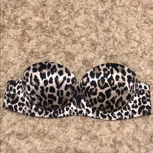 Victoria’s Secret strapless bra